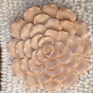 Porcelain pink wallflower